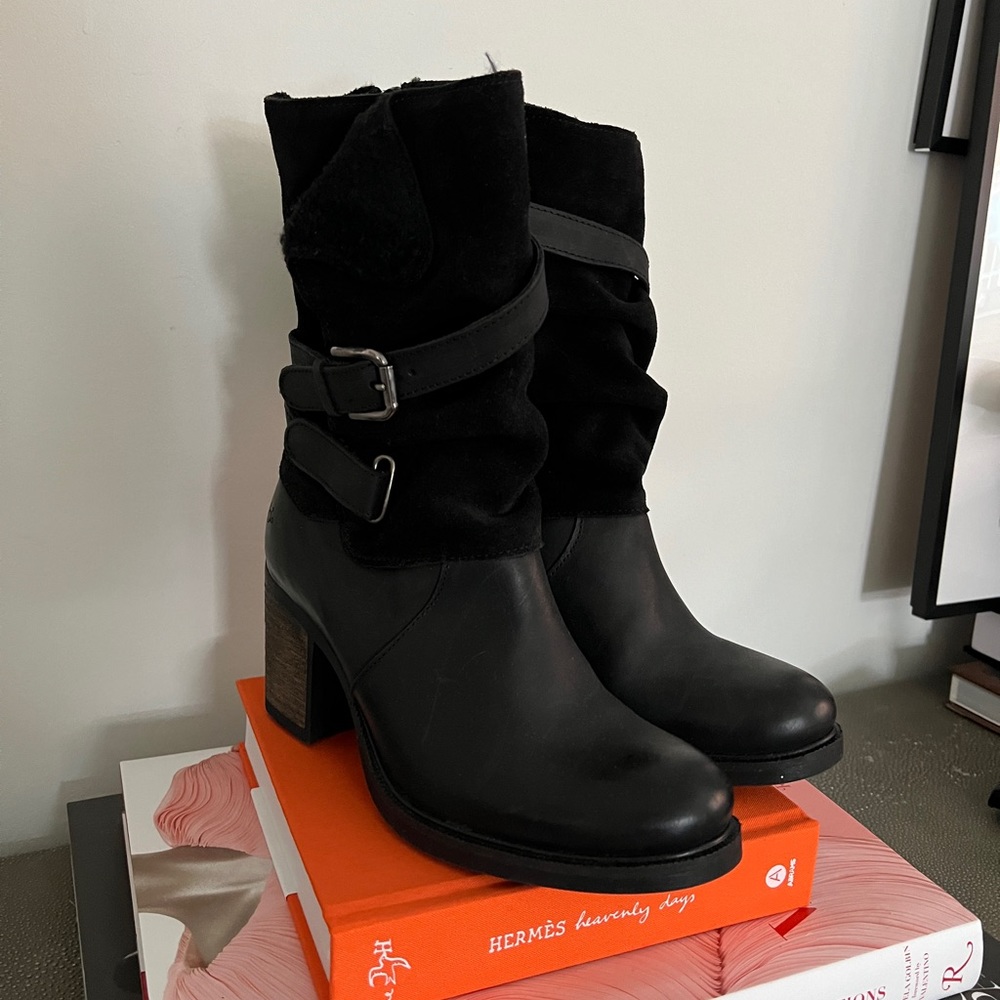 Waterproof heeled boot NEW